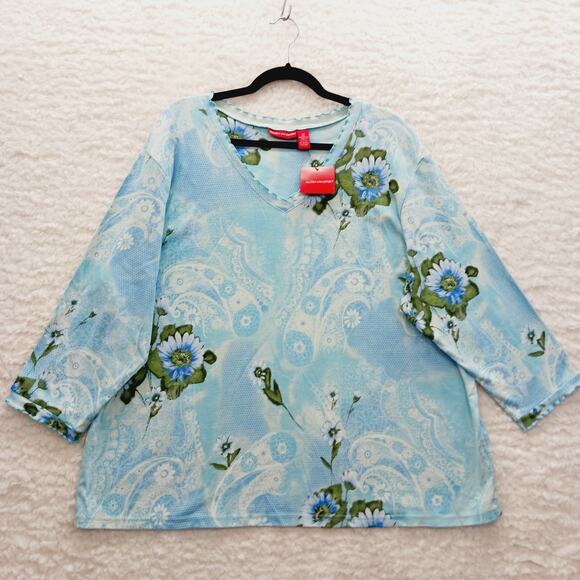 T-Shirt Size 2X Powder Blue Gerbera Daisy Paisley Bloomcore Whimsycore Couquette - Picture 1 of 16